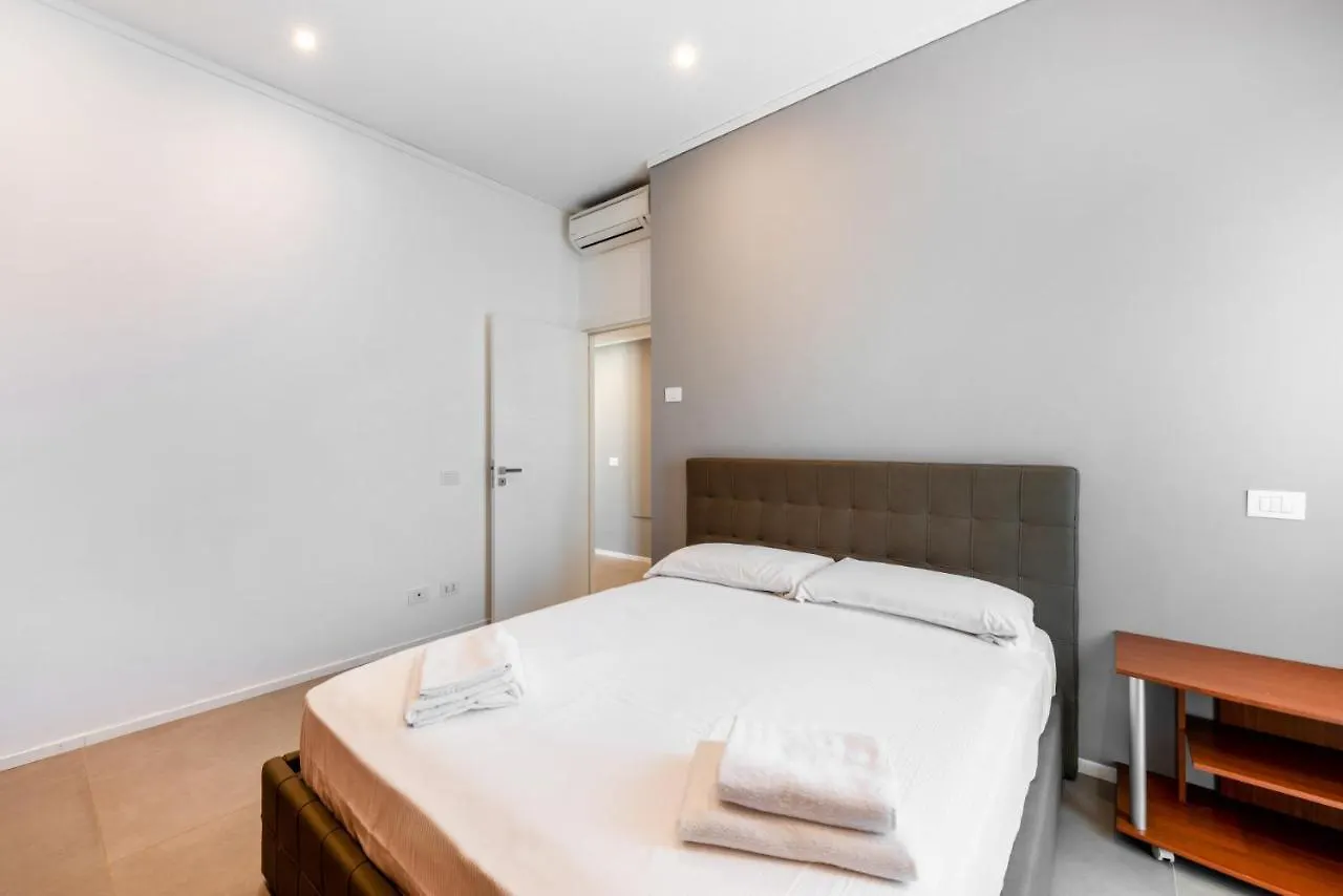 Easylife - Wonderful Penthouse With Terrace A Few Steps From The Duomo Apartment Milan