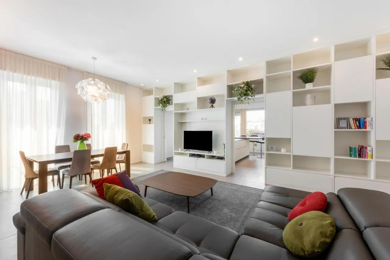 Easylife - Wonderful Penthouse With Terrace A Few Steps From The Duomo Apartment Milan
