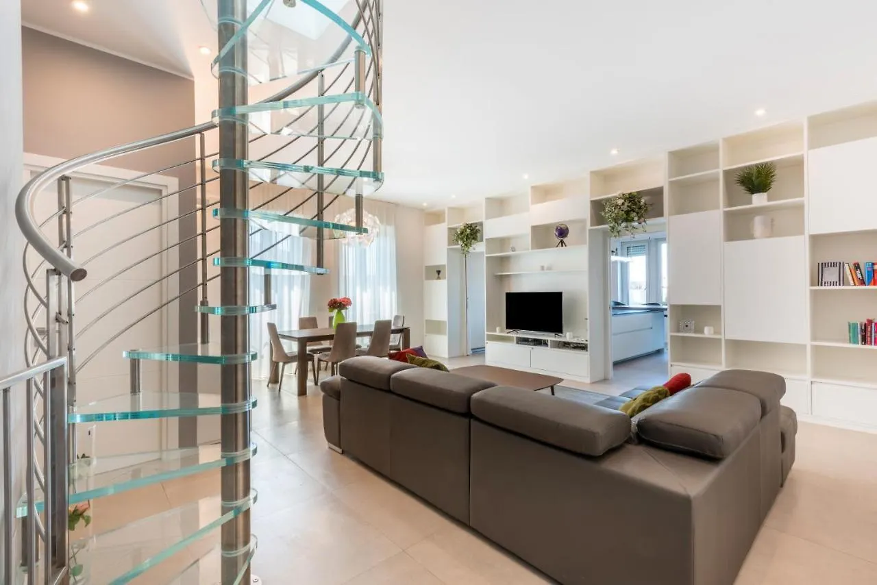 Apartmán Easylife - Wonderful Penthouse With Terrace A Few Steps From The Duomo Milán 0*,