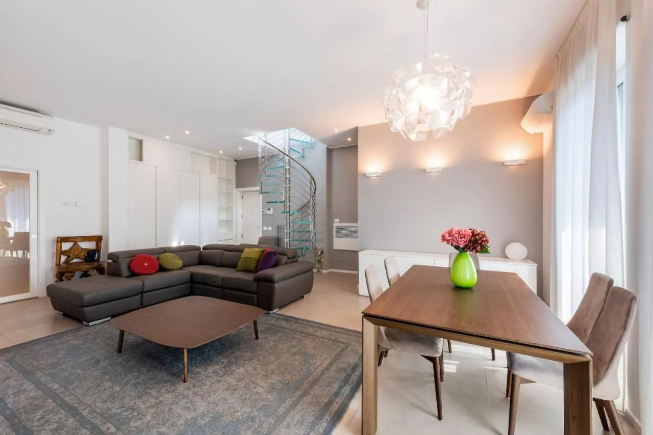 Apartmán Easylife - Wonderful Penthouse With Terrace A Few Steps From The Duomo Milán